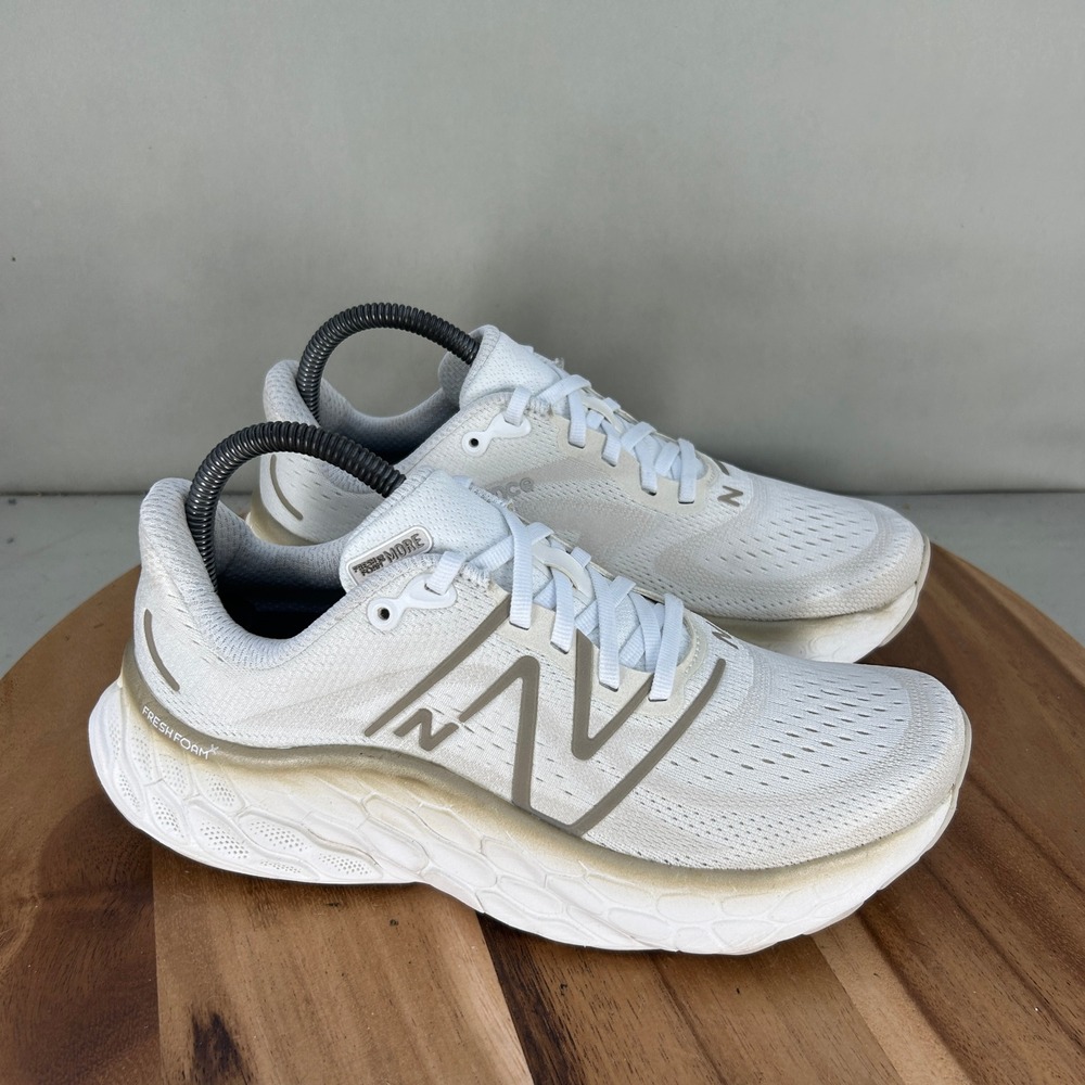 New Balance Fresh Foam X More v4 Womens Running Shoes White WMORCW4 Size 8 B